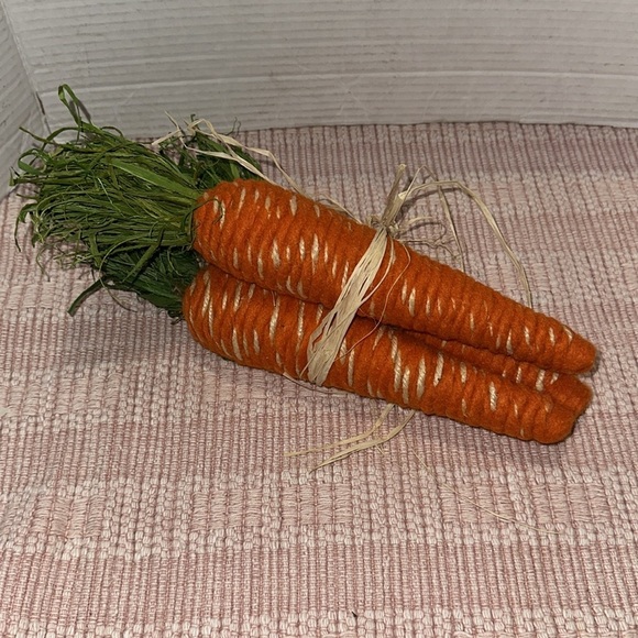 Decorative Orange Carrot Bundle 12 in long bundle 3 - Picture 2 of 3